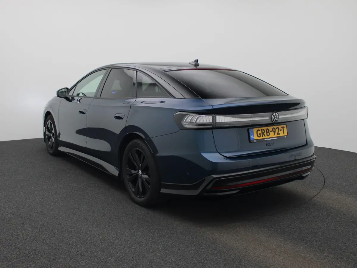 Pro Business 77 kWh 286pk | Navigatie | trekhaak elektrisch uitklapbaar | Apple Carplay en Android auto | stuur\stoel- Verwarming | memory stoelen | Parkeercamera | Head up display | IQ Ligh