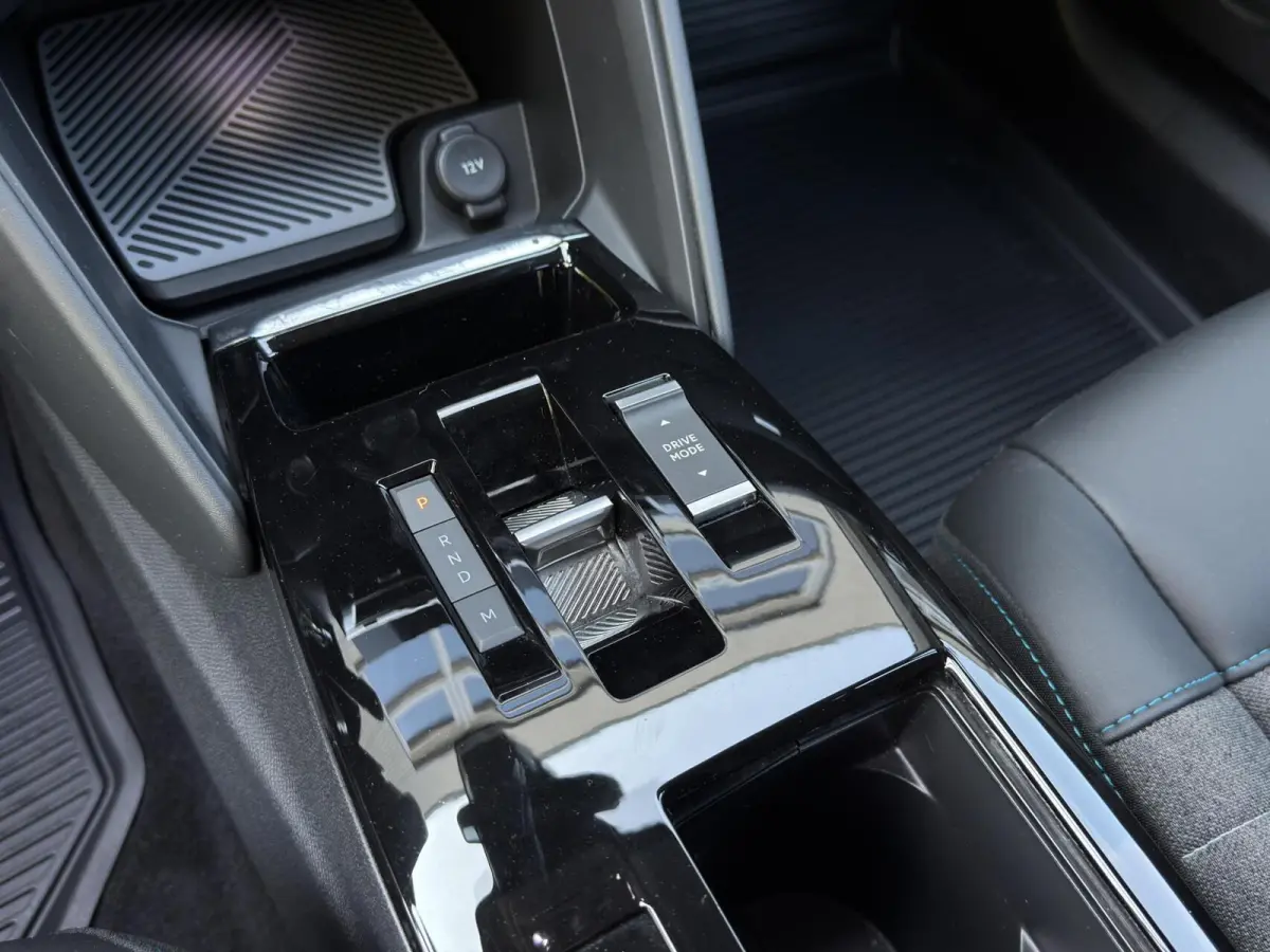 1.2 PureTech Shine|Camera|Head UP|Carplay|Automaat|Cruise|Navi|