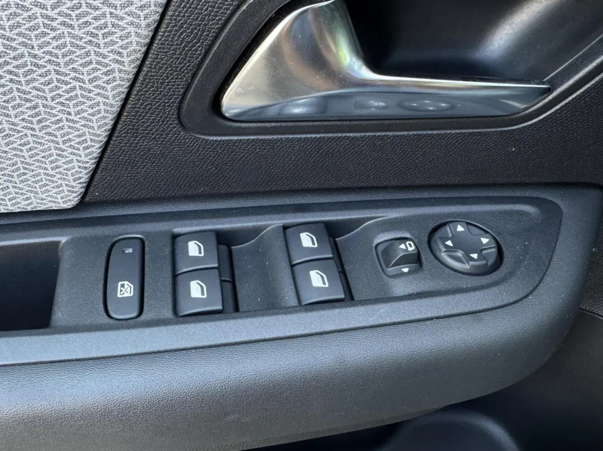 1.2 PureTech Shine|Camera|Head UP|Carplay|Automaat|Cruise|Navi|