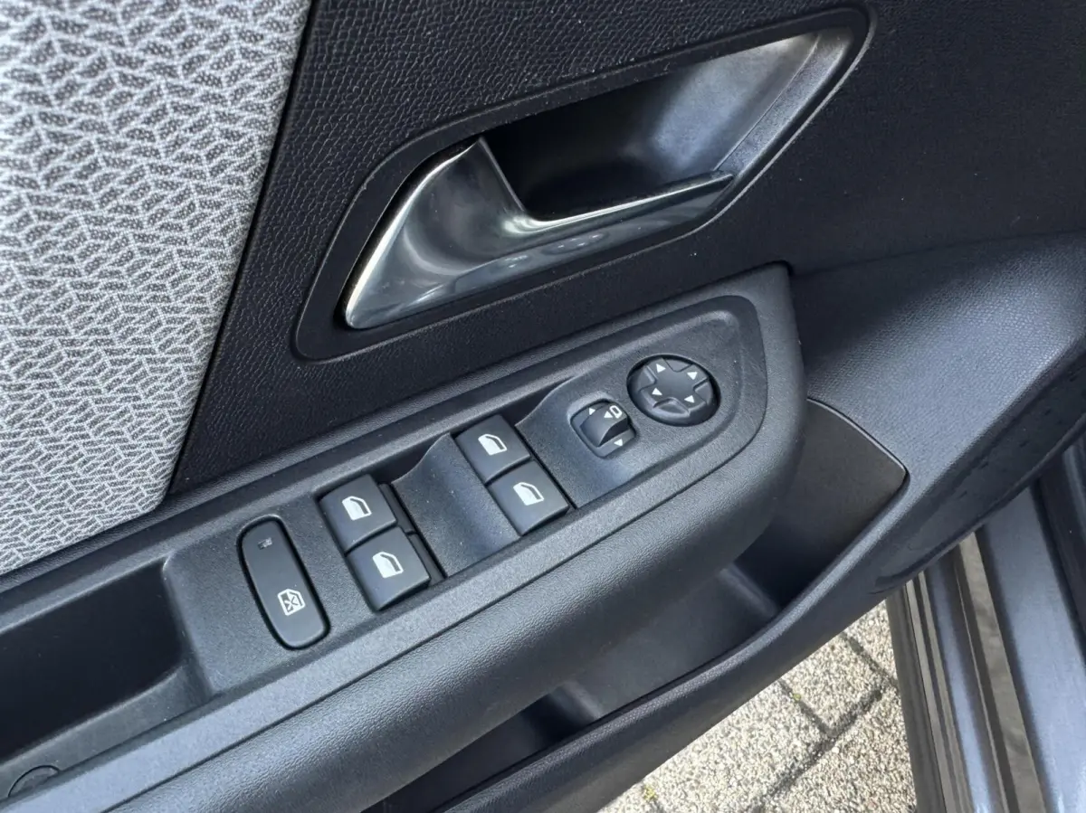 1.2 PureTech Shine|Camera|Head UP|Carplay|Automaat|Cruise|Navi|