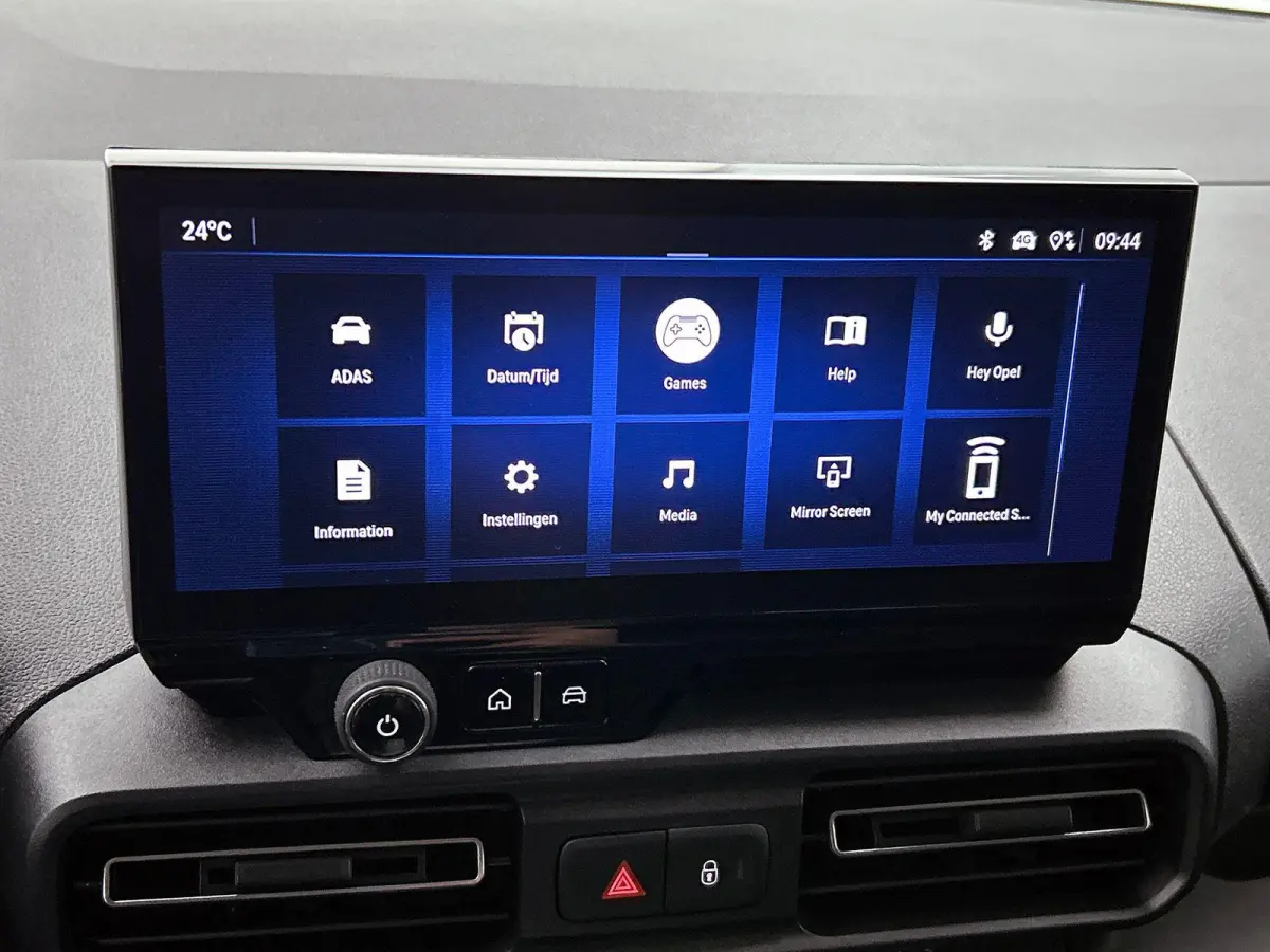 1.5 BlueHDi 130PK L2 Automaat Apple Carplay / Android Auto Navigatie Trekhaak Airco Camera Cruise Control Parkeersensoren V+A DAB