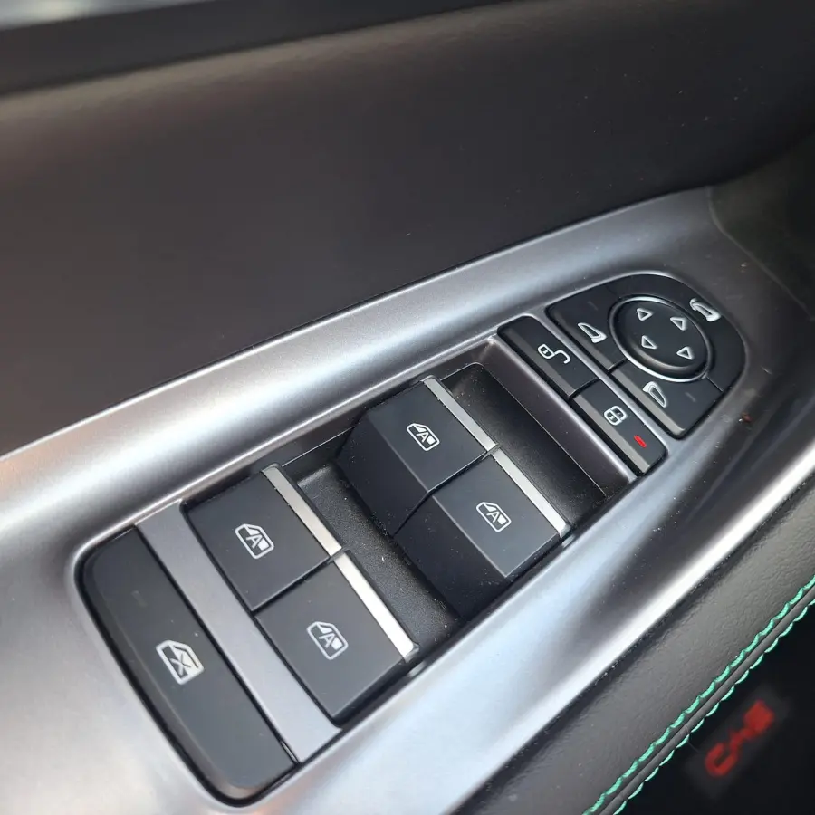 Comfort 71.8 kWh | 360" Camera | Adaptive Cruise | Pano | Afn. Trekhaak | Elekt. Bedienbare Achterklep | Stoelverwarming/Koeling |