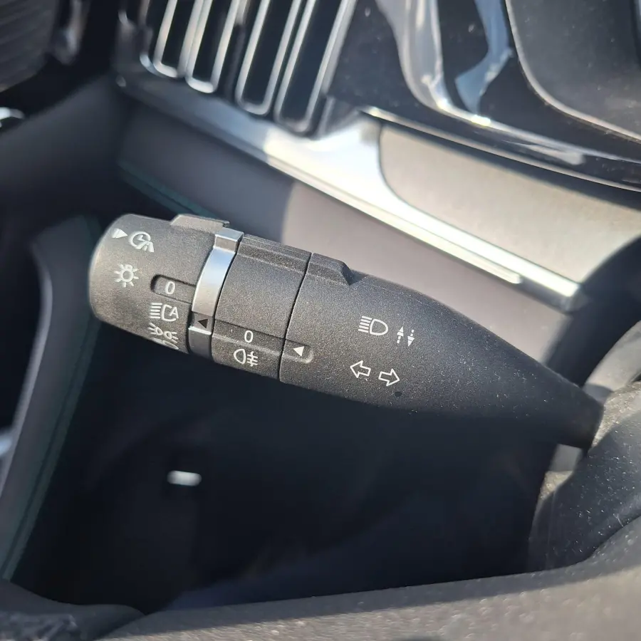 Comfort 71.8 kWh | 360" Camera | Adaptive Cruise | Pano | Afn. Trekhaak | Elekt. Bedienbare Achterklep | Stoelverwarming/Koeling |