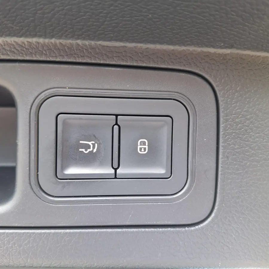 Comfort 71.8 kWh | 360" Camera | Adaptive Cruise | Pano | Afn. Trekhaak | Elekt. Bedienbare Achterklep | Stoelverwarming/Koeling |