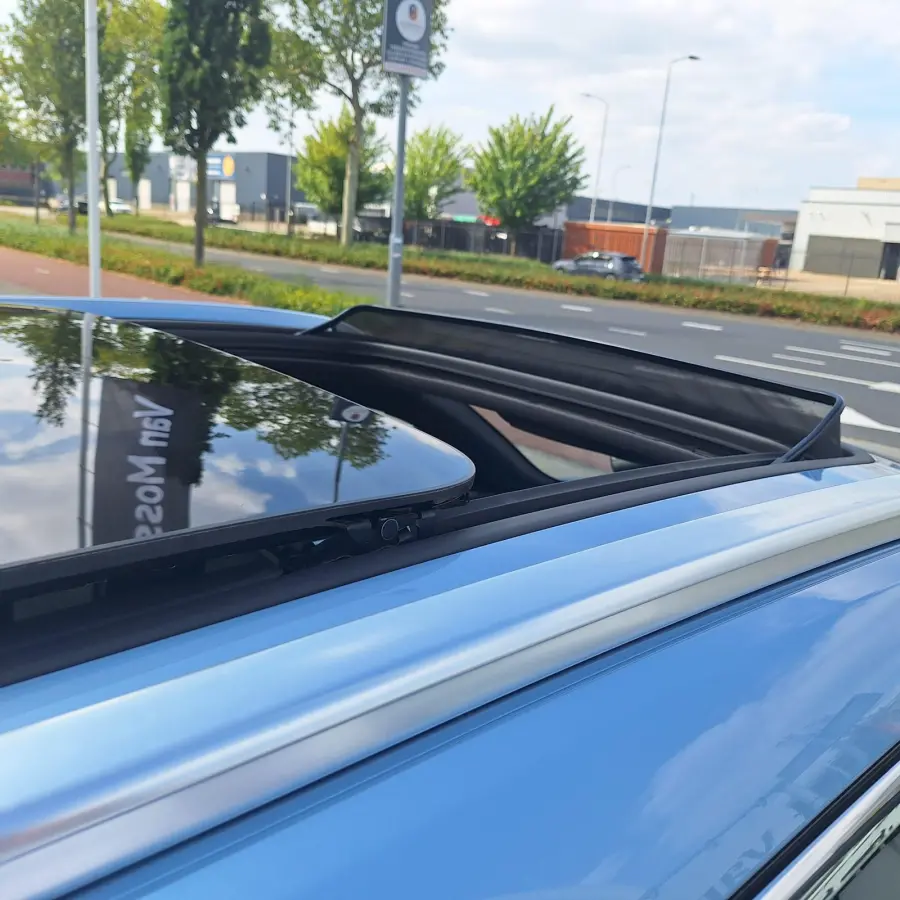 Comfort 71.8 kWh | 360" Camera | Adaptive Cruise | Pano | Afn. Trekhaak | Elekt. Bedienbare Achterklep | Stoelverwarming/Koeling |