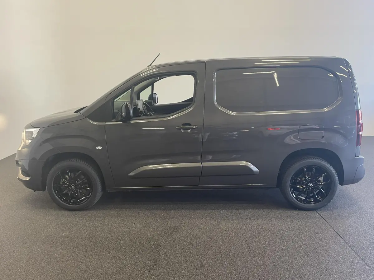 130pk L1H1 Automaat Sport-Edition Airco Navi Parkeersensoren Trekhaak Cruise control