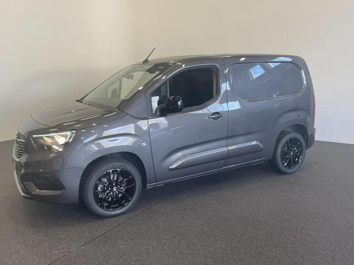 130pk L1H1 Automaat Sport-Edition Airco Navi Parkeersensoren Trekhaak Cruise control