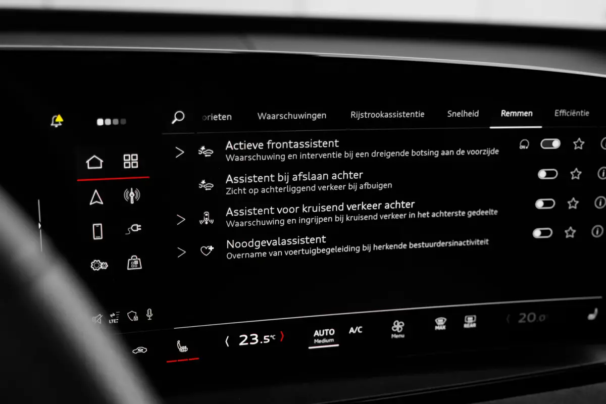 S edition performance 100 kWh 306PK | Panorama dak | Trekhaak | Elek. Stoel + geheugen | 360 camera | Leder/Dynamica bekleding