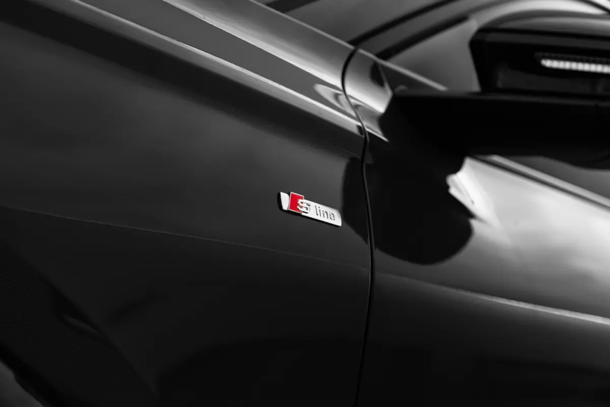 S edition performance 100 kWh 306PK | Panorama dak | Trekhaak | Elek. Stoel + geheugen | 360 camera | Leder/Dynamica bekleding