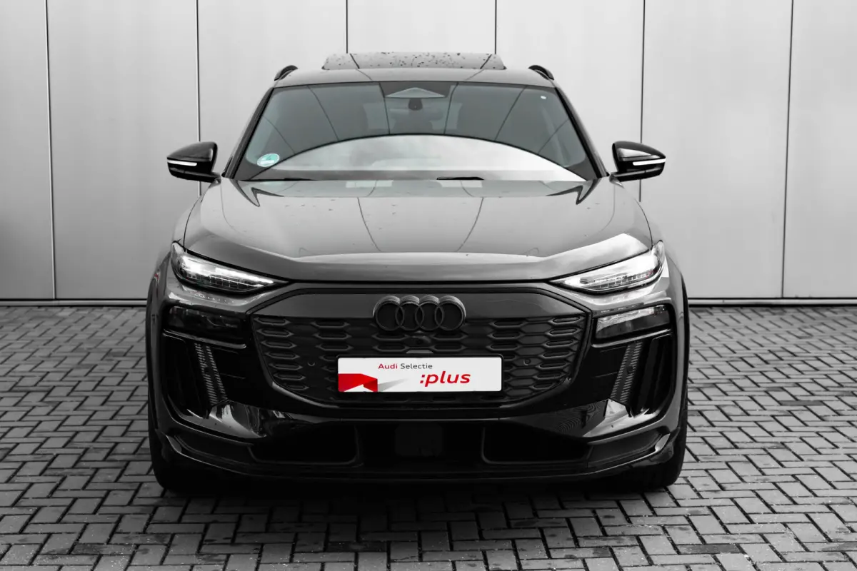 S edition performance 100 kWh 306PK | Panorama dak | Trekhaak | Elek. Stoel + geheugen | 360 camera | Leder/Dynamica bekleding
