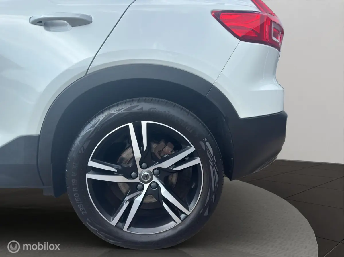 1.5 T5 R-design Inscription Expression