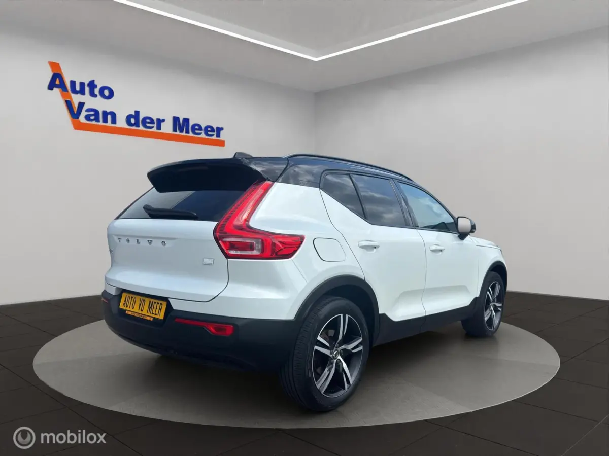 1.5 T5 R-design Inscription Expression