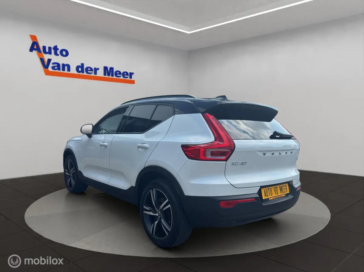 1.5 T5 R-design Inscription Expression