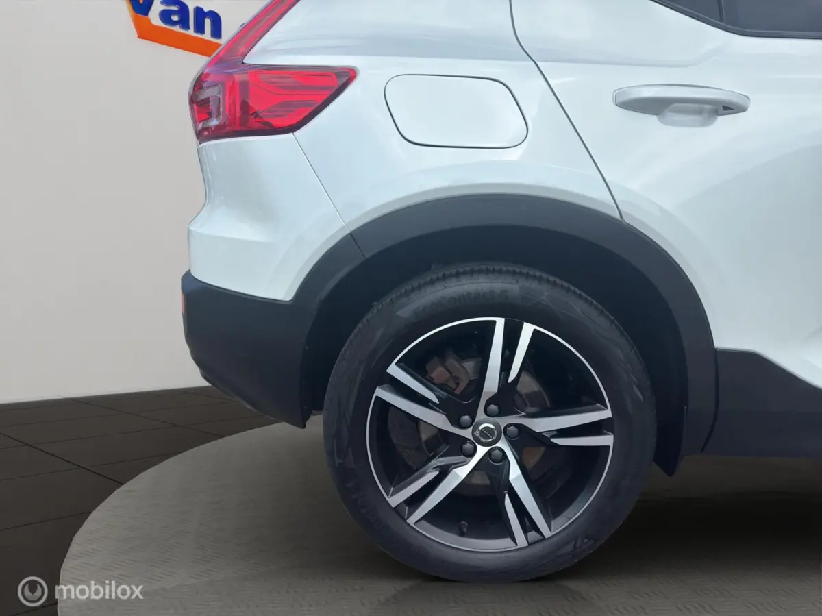 1.5 T5 R-design Inscription Expression