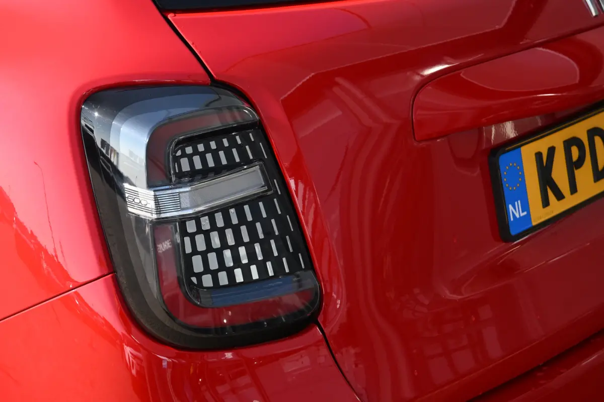 1.2 Hybrid La Prima 110pk | Vol-Leder | Adaptive Cruise | Masssage | Stoelverwarming | Elektr. Achterklep | !!