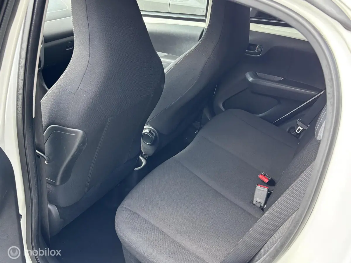 1.0 e-VTi Active | Airco | Bluetooth | Privacy glas |