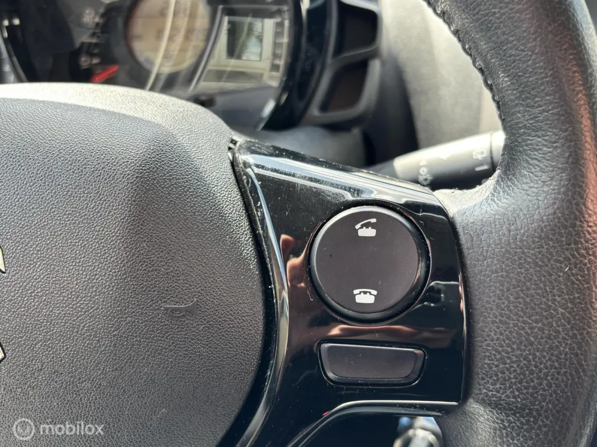 1.0 e-VTi Active | Airco | Bluetooth | Privacy glas |
