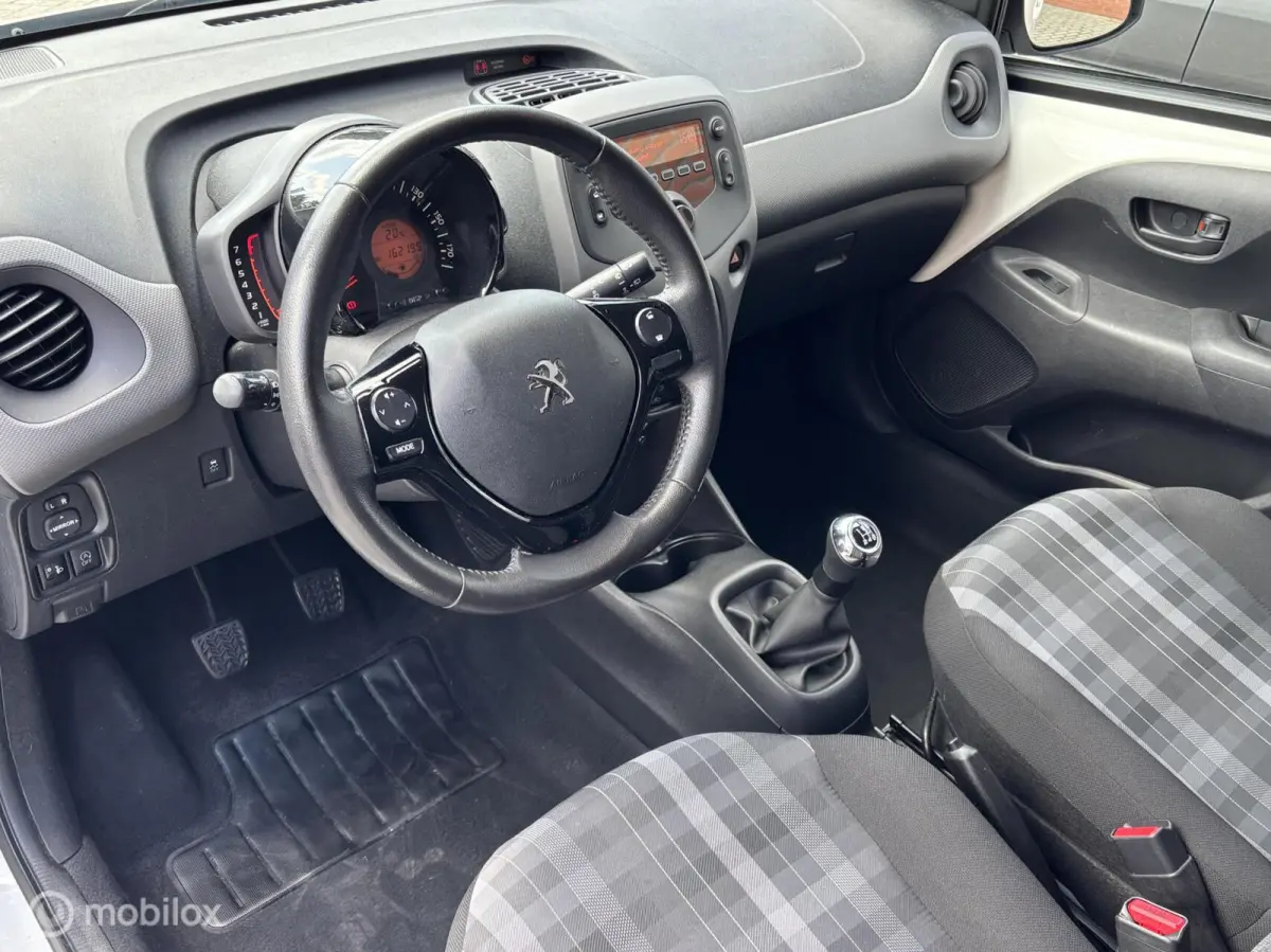 1.0 e-VTi Active | Airco | Bluetooth | Privacy glas |