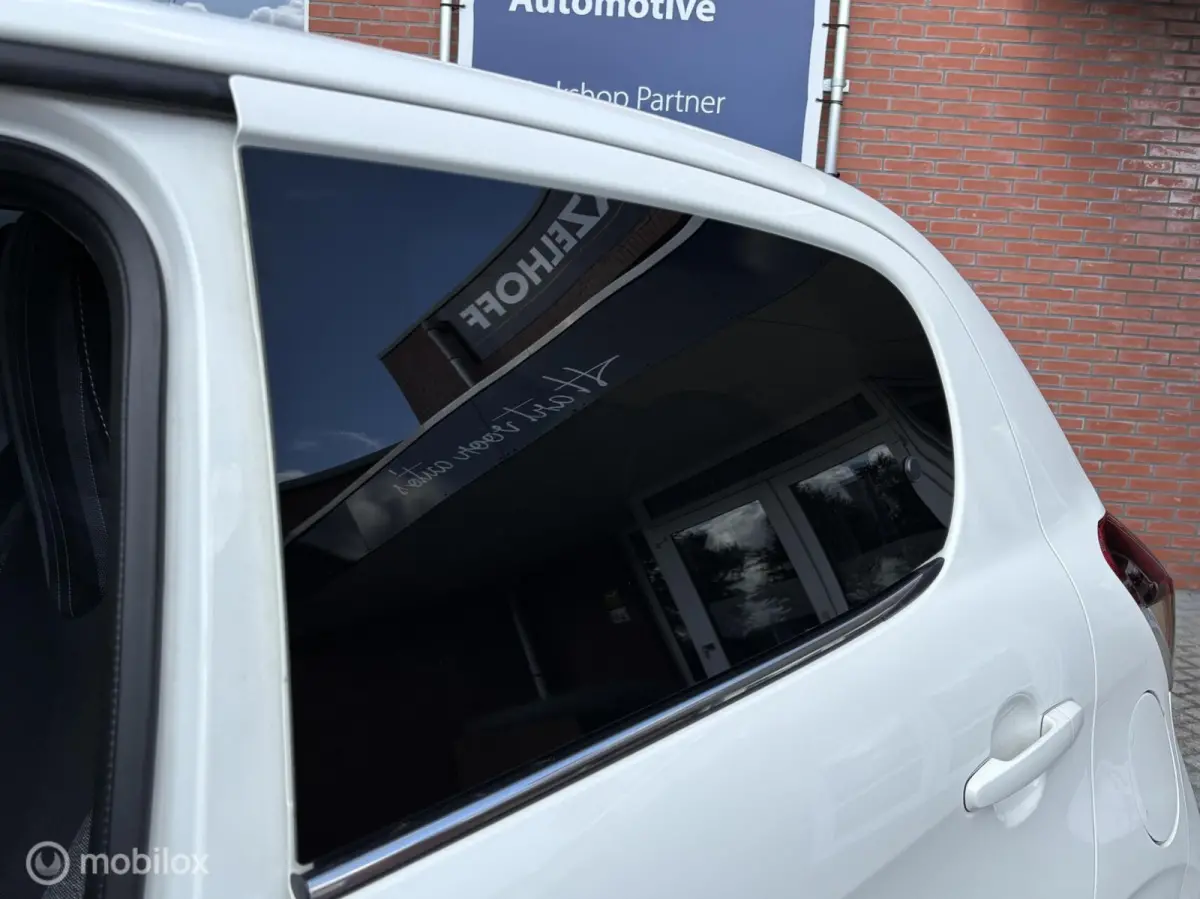 1.0 e-VTi Active | Airco | Bluetooth | Privacy glas |