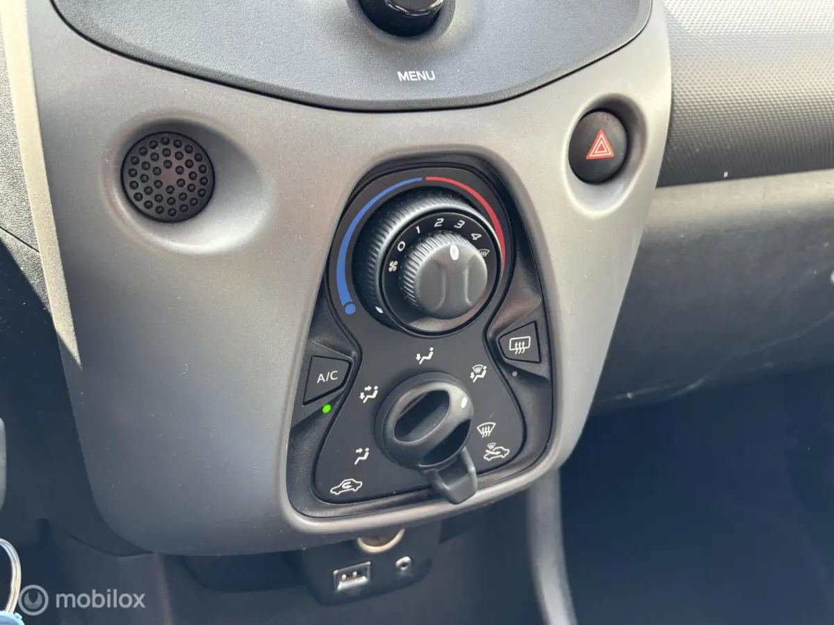 1.0 e-VTi Active | Airco | Bluetooth | Privacy glas |