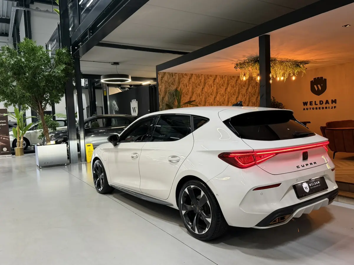 1.4 e-Hybrid Sport SOH 99.5%|Garantie|CarPlay|ACC|KeylessGO&Entry|Autopilot|Kruipstoelen|Stoel&Stuurvw|Rijklaar