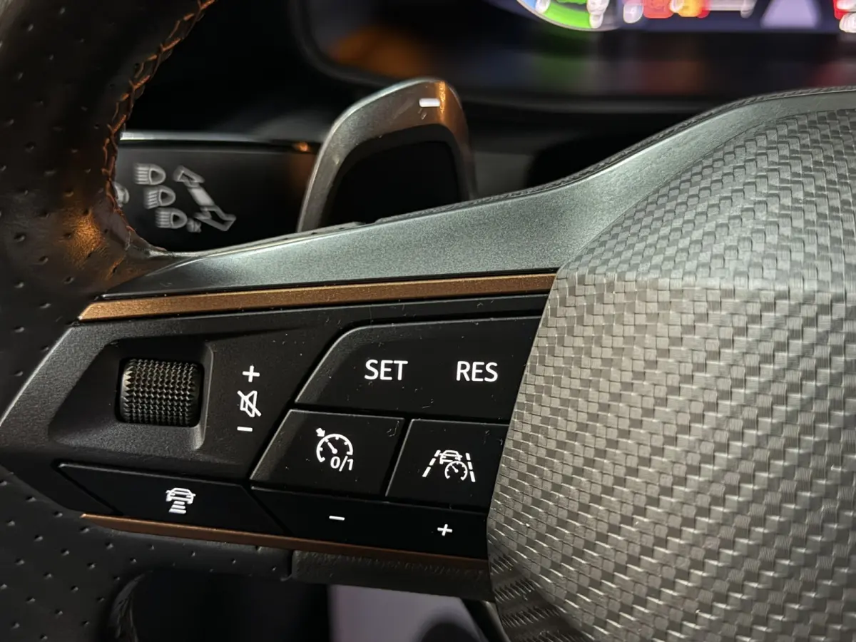 1.4 e-Hybrid Sport SOH 99.5%|Garantie|CarPlay|ACC|KeylessGO&Entry|Autopilot|Kruipstoelen|Stoel&Stuurvw|Rijklaar