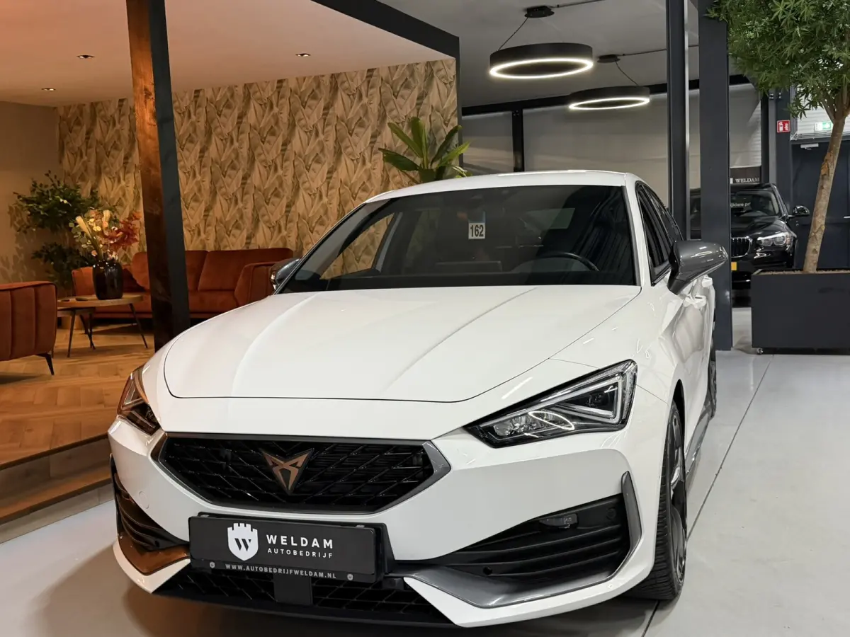 1.4 e-Hybrid Sport SOH 99.5%|Garantie|CarPlay|ACC|KeylessGO&Entry|Autopilot|Kruipstoelen|Stoel&Stuurvw|Rijklaar