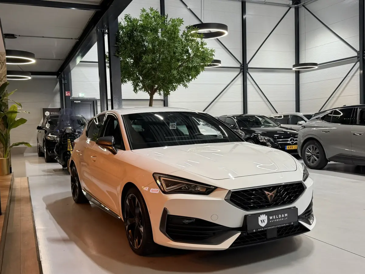 1.4 e-Hybrid Sport SOH 99.5%|Garantie|CarPlay|ACC|KeylessGO&Entry|Autopilot|Kruipstoelen|Stoel&Stuurvw|Rijklaar
