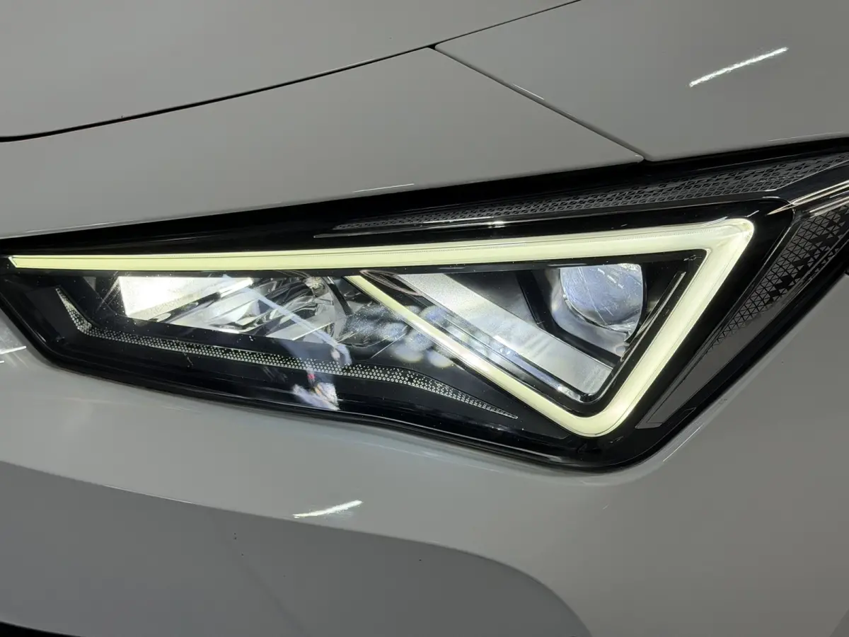 1.4 e-Hybrid Sport SOH 99.5%|Garantie|CarPlay|ACC|KeylessGO&Entry|Autopilot|Kruipstoelen|Stoel&Stuurvw|Rijklaar