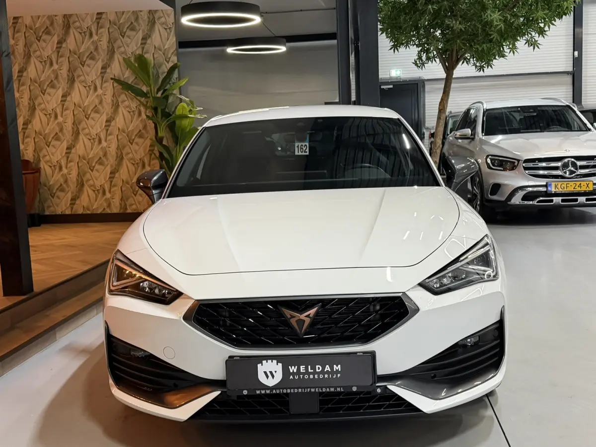 1.4 e-Hybrid Sport SOH 99.5%|Garantie|CarPlay|ACC|KeylessGO&Entry|Autopilot|Kruipstoelen|Stoel&Stuurvw|Rijklaar