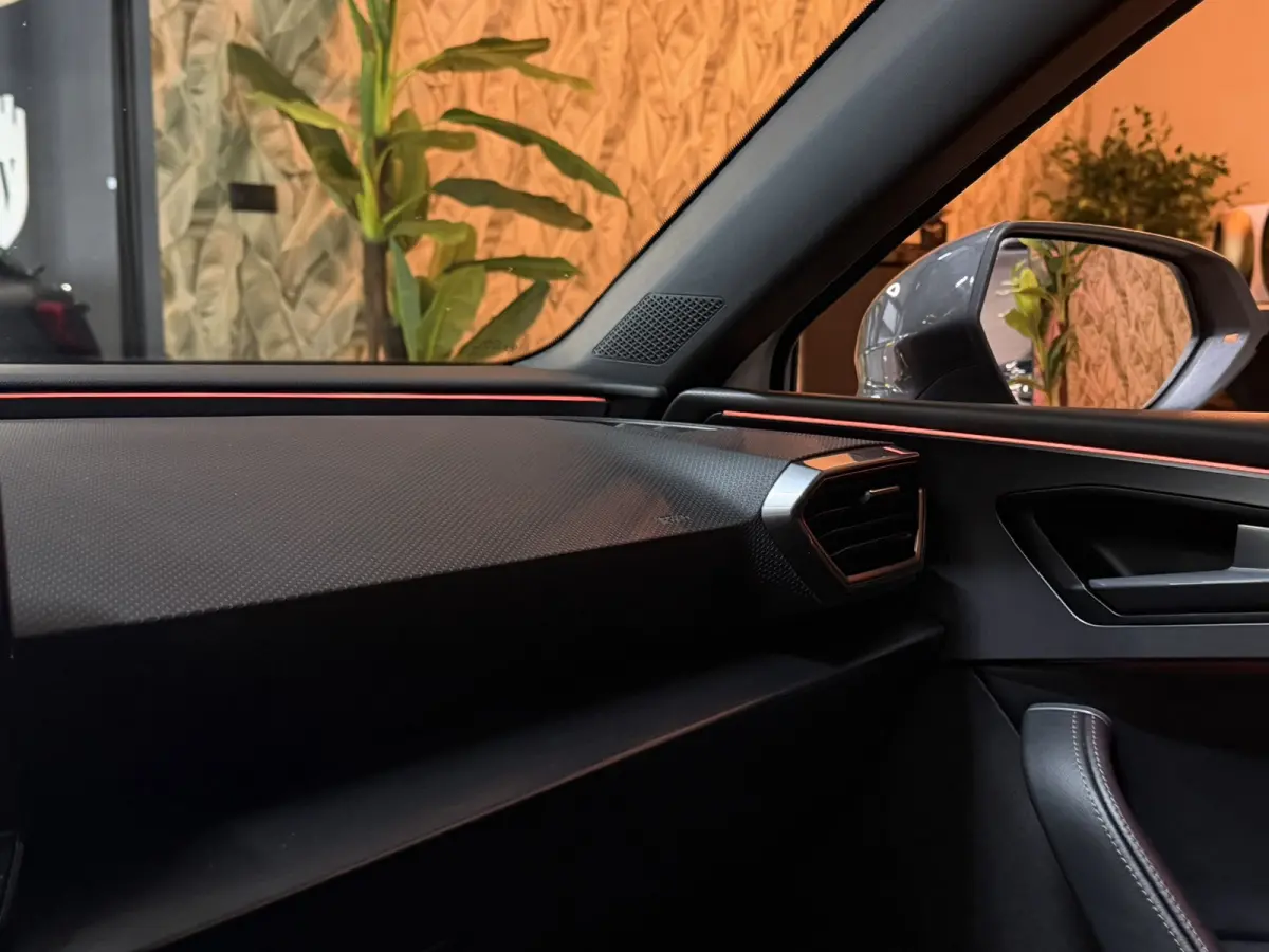 1.4 e-Hybrid Sport SOH 99.5%|Garantie|CarPlay|ACC|KeylessGO&Entry|Autopilot|Kruipstoelen|Stoel&Stuurvw|Rijklaar