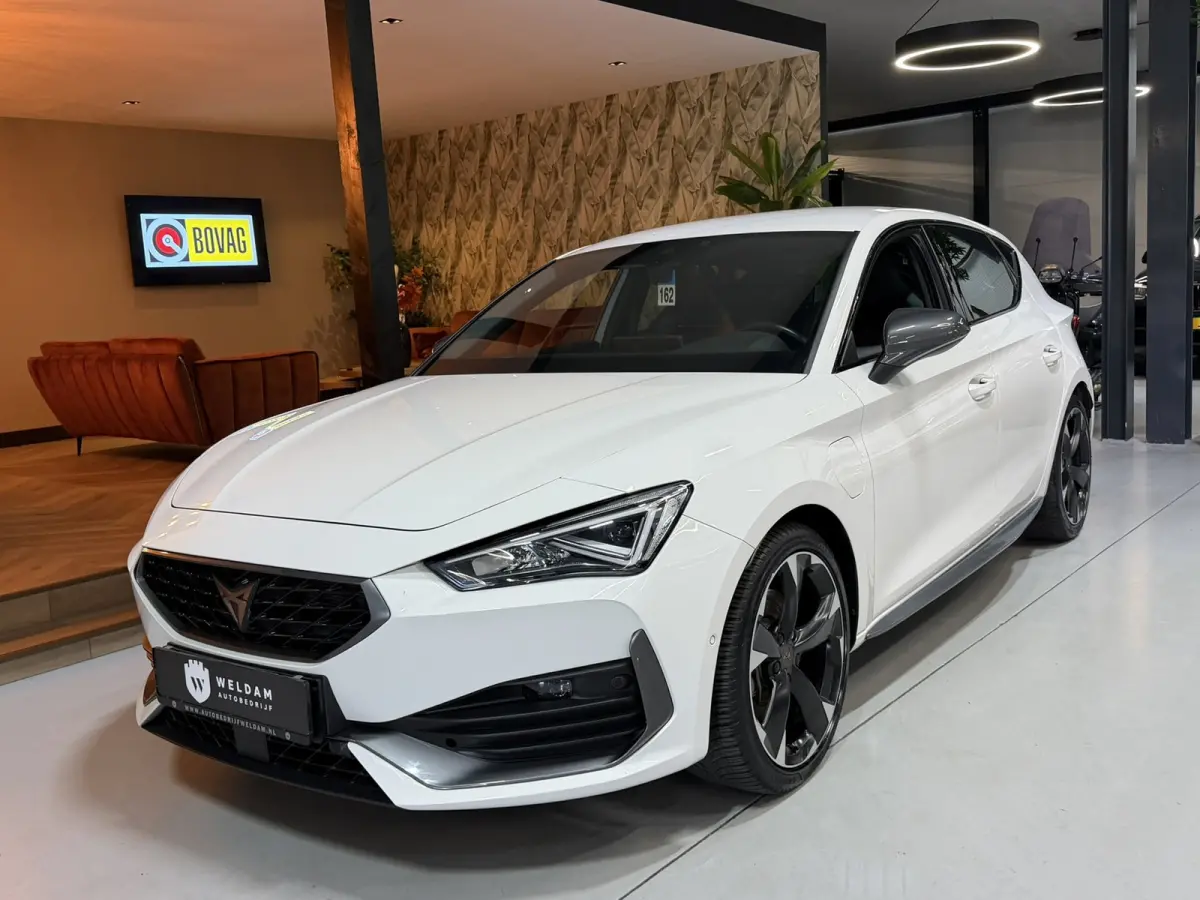 1.4 e-Hybrid Sport SOH 99.5%|Garantie|CarPlay|ACC|KeylessGO&Entry|Autopilot|Kruipstoelen|Stoel&Stuurvw|Rijklaar