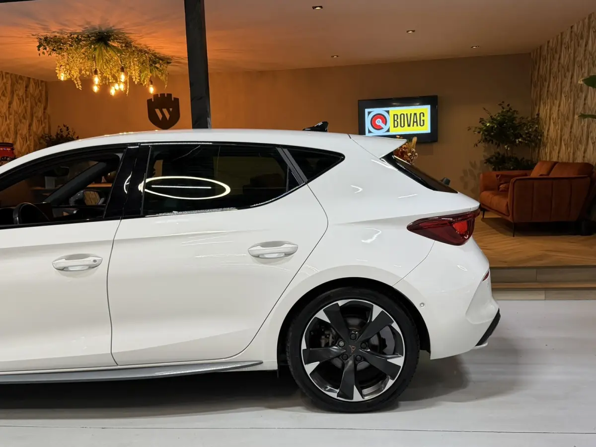 1.4 e-Hybrid Sport SOH 99.5%|Garantie|CarPlay|ACC|KeylessGO&Entry|Autopilot|Kruipstoelen|Stoel&Stuurvw|Rijklaar