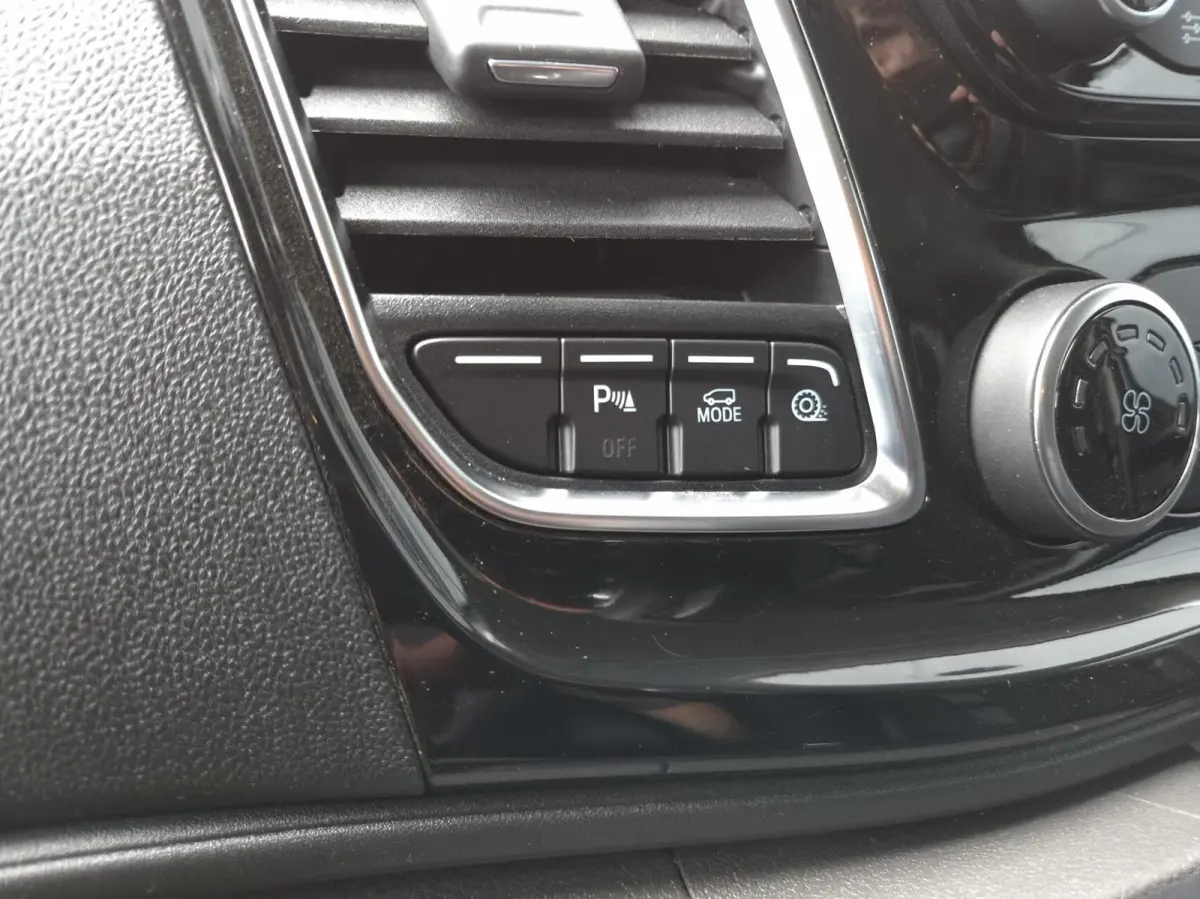 2.0 TDCI L2H1 DC 6-zits Airco 170pk