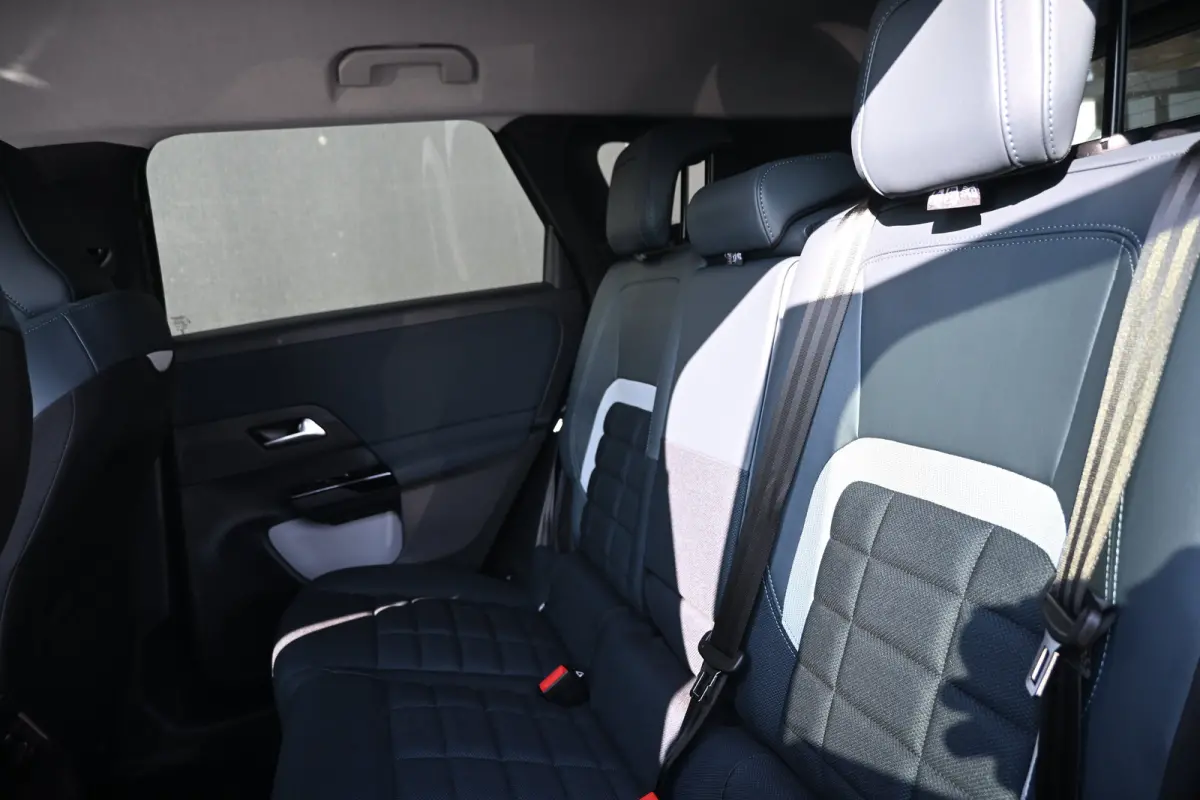 1.6 Plug-In Hybrid 195 Business DEMO-DEAL! Tot 8 Jaar Garantie! | Pack Techno | 7,4kW Lader | 360 Camera | Adaptive Cruise | Elektr. Achterklep | Dodehoek-Detectie | !!