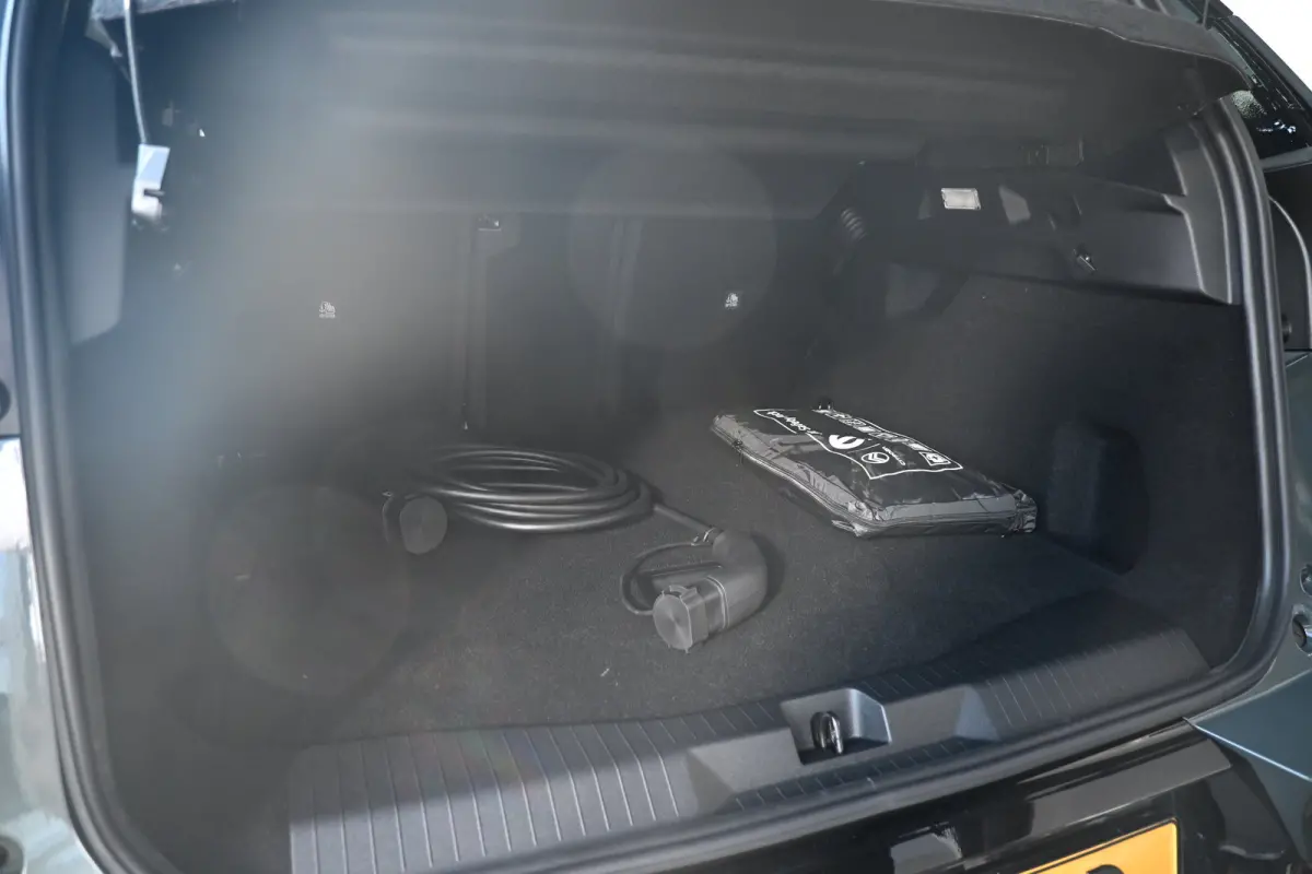 1.6 Plug-In Hybrid 195 Business DEMO-DEAL! Tot 8 Jaar Garantie! | Pack Techno | 7,4kW Lader | 360 Camera | Adaptive Cruise | Elektr. Achterklep | Dodehoek-Detectie | !!