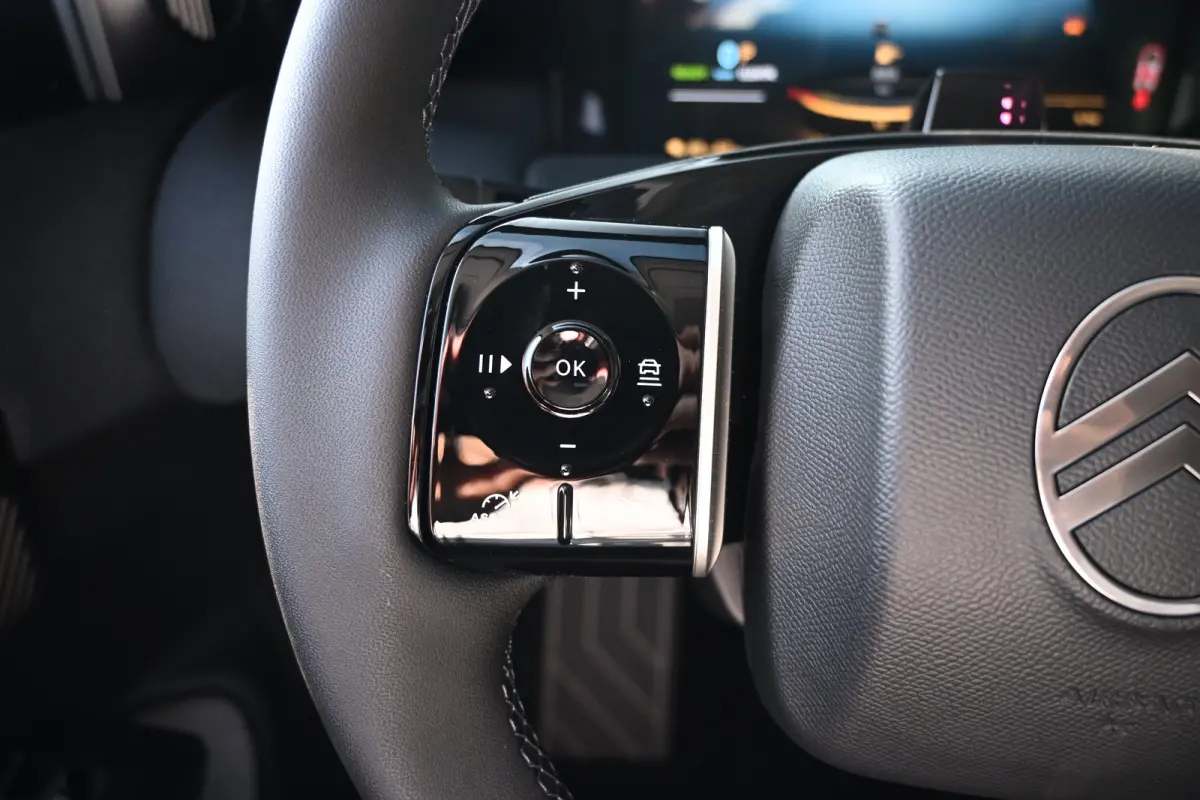 1.6 Plug-In Hybrid 195 Business DEMO-DEAL! Tot 8 Jaar Garantie! | Pack Techno | 7,4kW Lader | 360 Camera | Adaptive Cruise | Elektr. Achterklep | Dodehoek-Detectie | !!