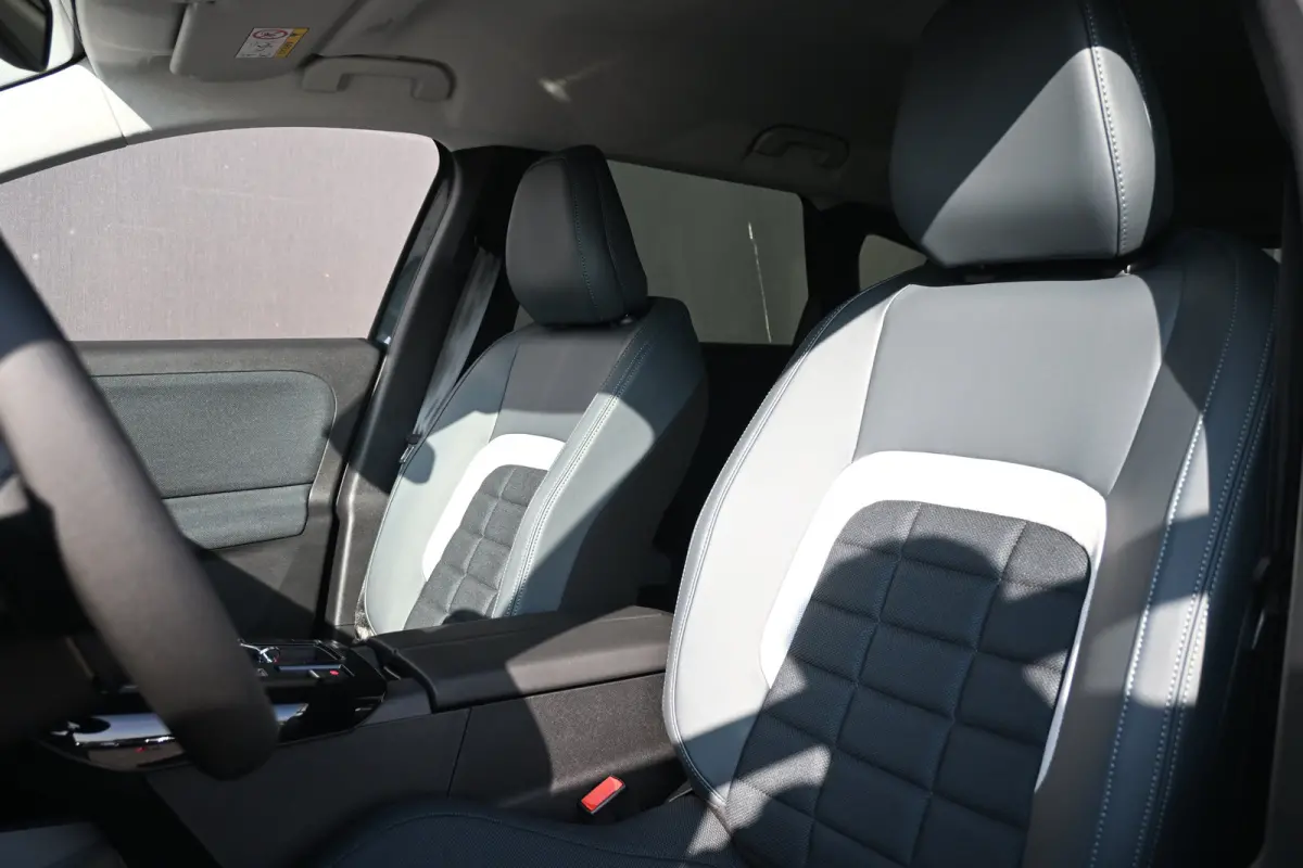 1.6 Plug-In Hybrid 195 Business DEMO-DEAL! Tot 8 Jaar Garantie! | Pack Techno | 7,4kW Lader | 360 Camera | Adaptive Cruise | Elektr. Achterklep | Dodehoek-Detectie | !!