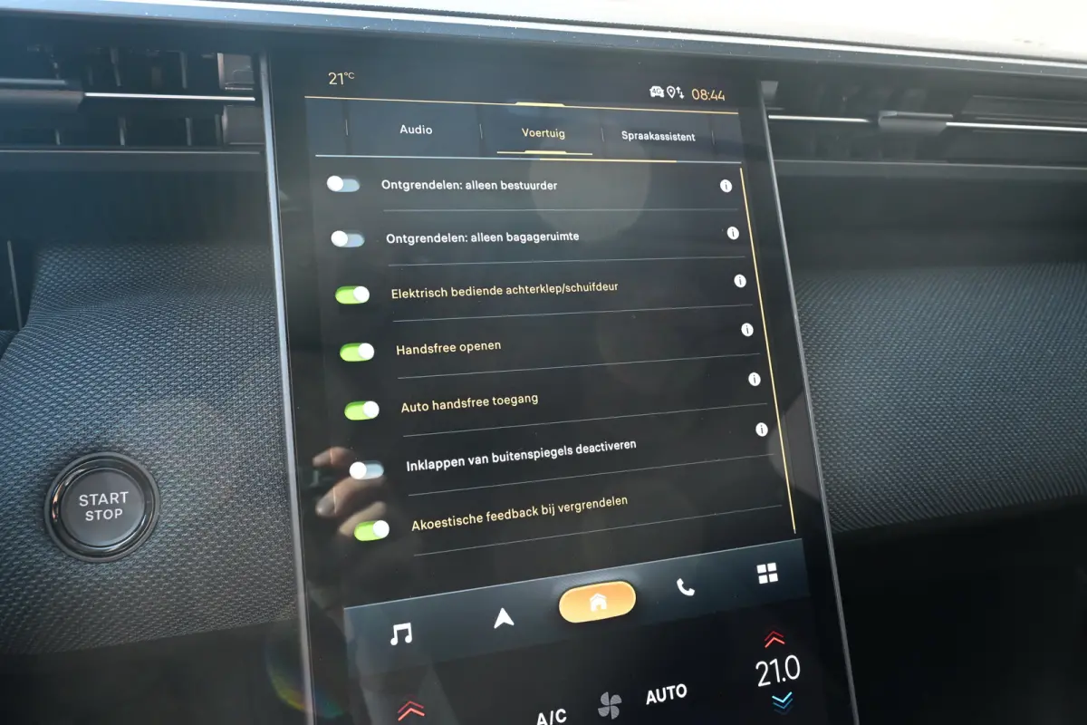 1.6 Plug-In Hybrid 195 Business DEMO-DEAL! Tot 8 Jaar Garantie! | Pack Techno | 7,4kW Lader | 360 Camera | Adaptive Cruise | Elektr. Achterklep | Dodehoek-Detectie | !!