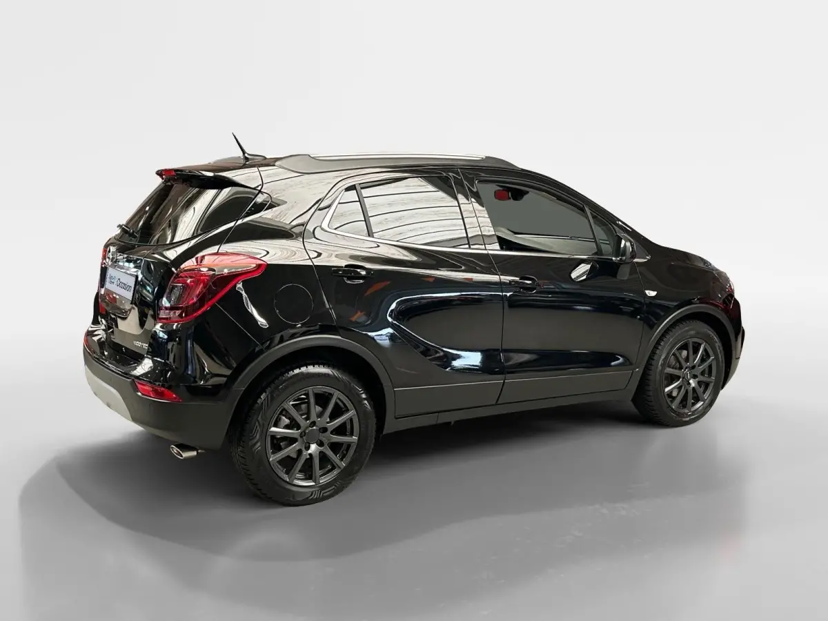 1.4 Turbo 120 Jaar Edition | All-Seasonbanden | Apple Carplay / Android Auto | Parkeersensoren Voor + Achter | Camera Achter | Lichtsensor | Cruise Control | 17" Lichtmetalen Velgen