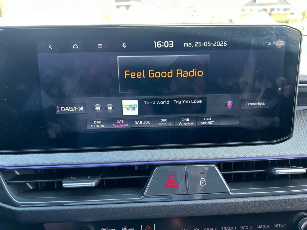 1.0 T-GDi MHEV GT-Line | Nieuw Model | Schuif Kanteldak | 17inch LMV | GT Interieur | Privacy Glass | Digitaal dashboard | LED Koplampen | Direct Leverbaar |