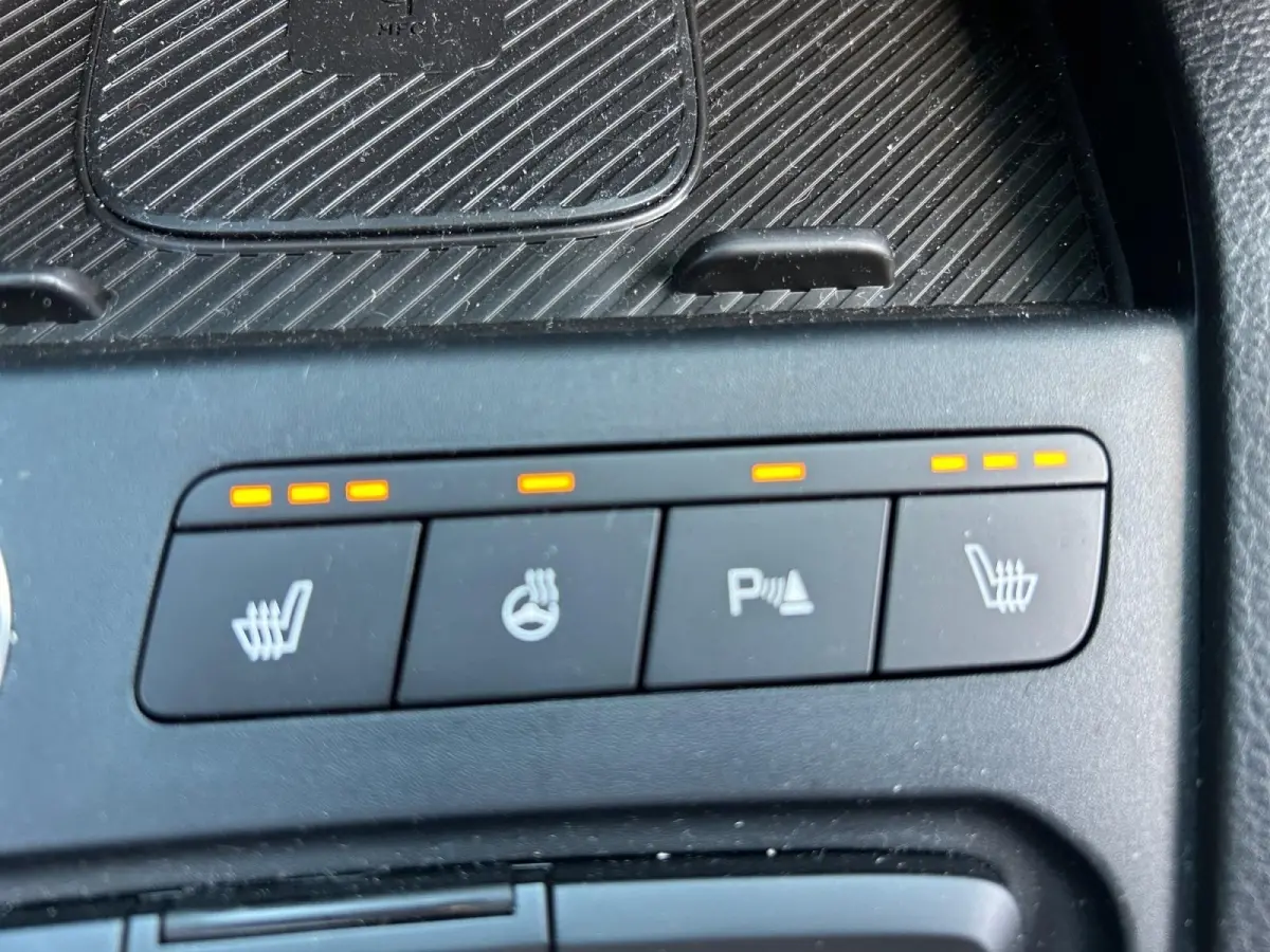 1.0 T-GDi MHEV GT-Line | Nieuw Model | Schuif Kanteldak | 17inch LMV | GT Interieur | Privacy Glass | Digitaal dashboard | LED Koplampen | Direct Leverbaar |