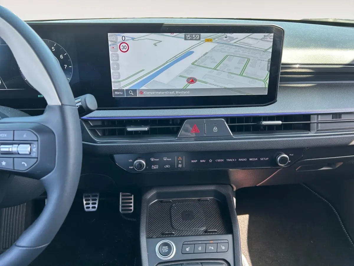 1.0 T-GDi MHEV GT-Line | Nieuw Model | Schuif Kanteldak | 17inch LMV | GT Interieur | Privacy Glass | Digitaal dashboard | LED Koplampen | Direct Leverbaar |