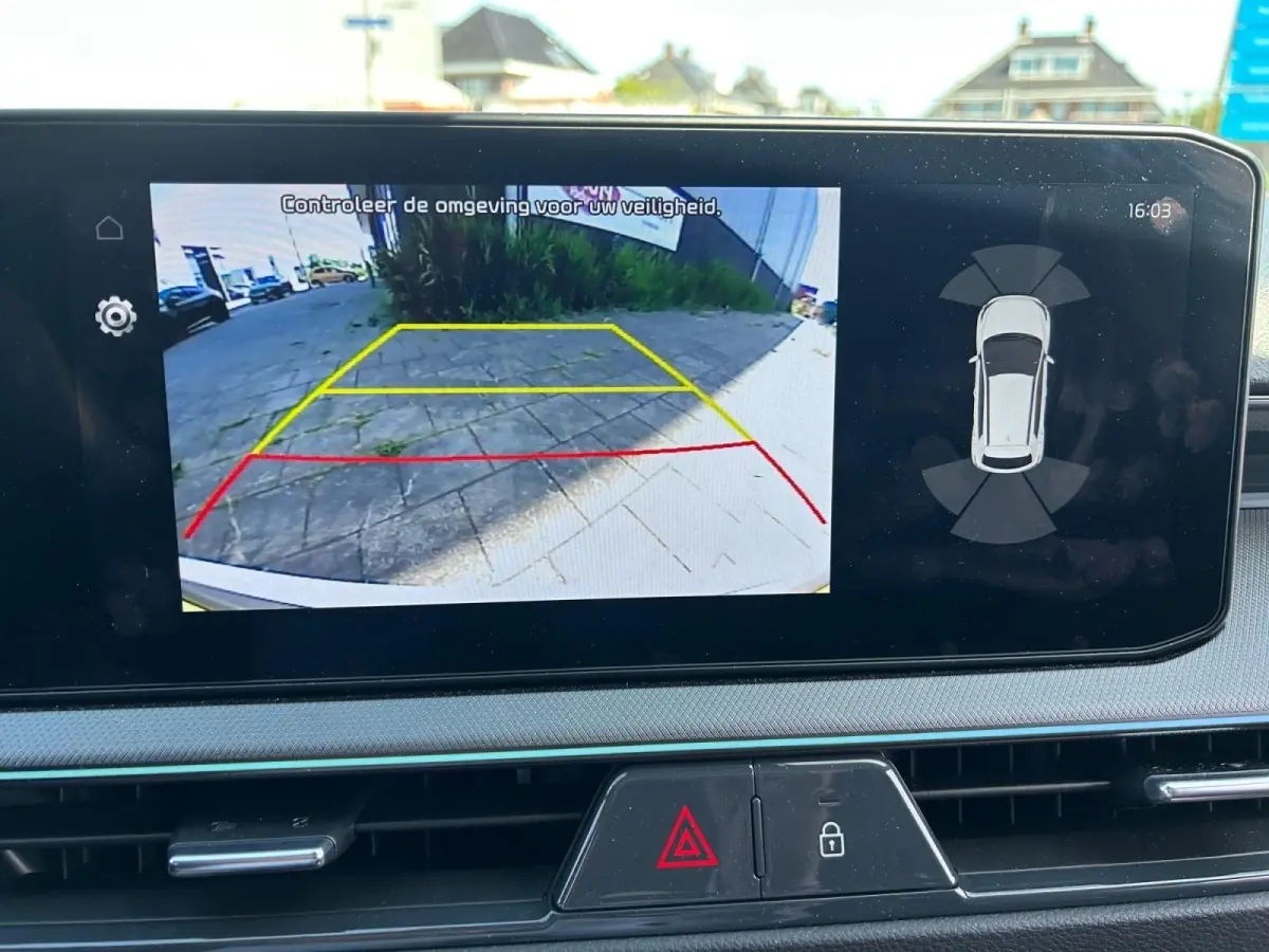 1.0 T-GDi MHEV GT-Line | Nieuw Model | Schuif Kanteldak | 17inch LMV | GT Interieur | Privacy Glass | Digitaal dashboard | LED Koplampen | Direct Leverbaar |
