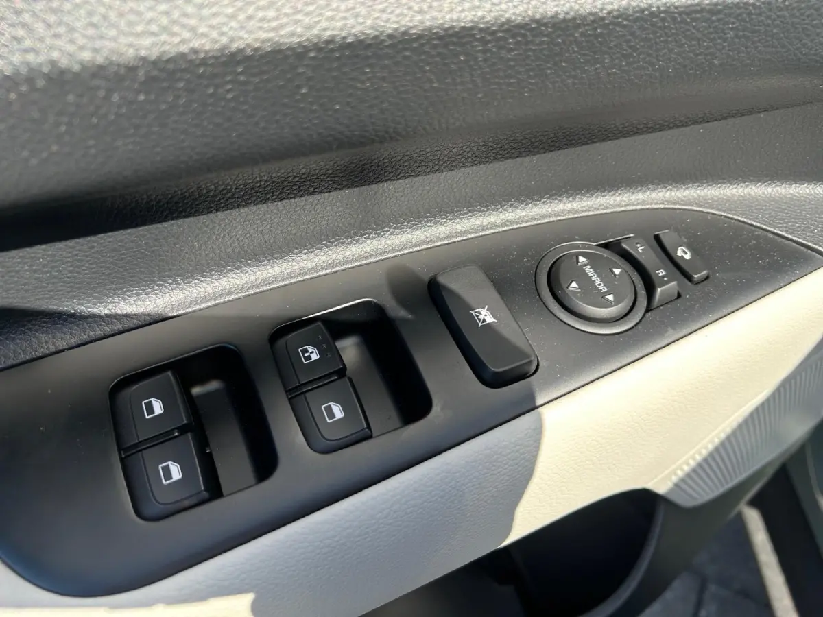 1.0 T-GDi MHEV GT-Line | Nieuw Model | Schuif Kanteldak | 17inch LMV | GT Interieur | Privacy Glass | Digitaal dashboard | LED Koplampen | Direct Leverbaar |