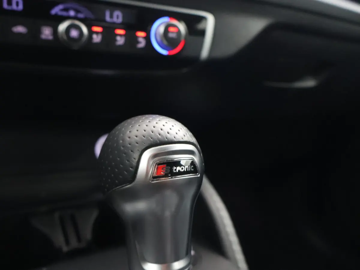 1.0 TFSI S-TRONIC AUT. S-LINE #LIMITED + LED | ADAPTIVE CRUISE | AFN. TREKHAAK | CAMERA | SFEERVERL.