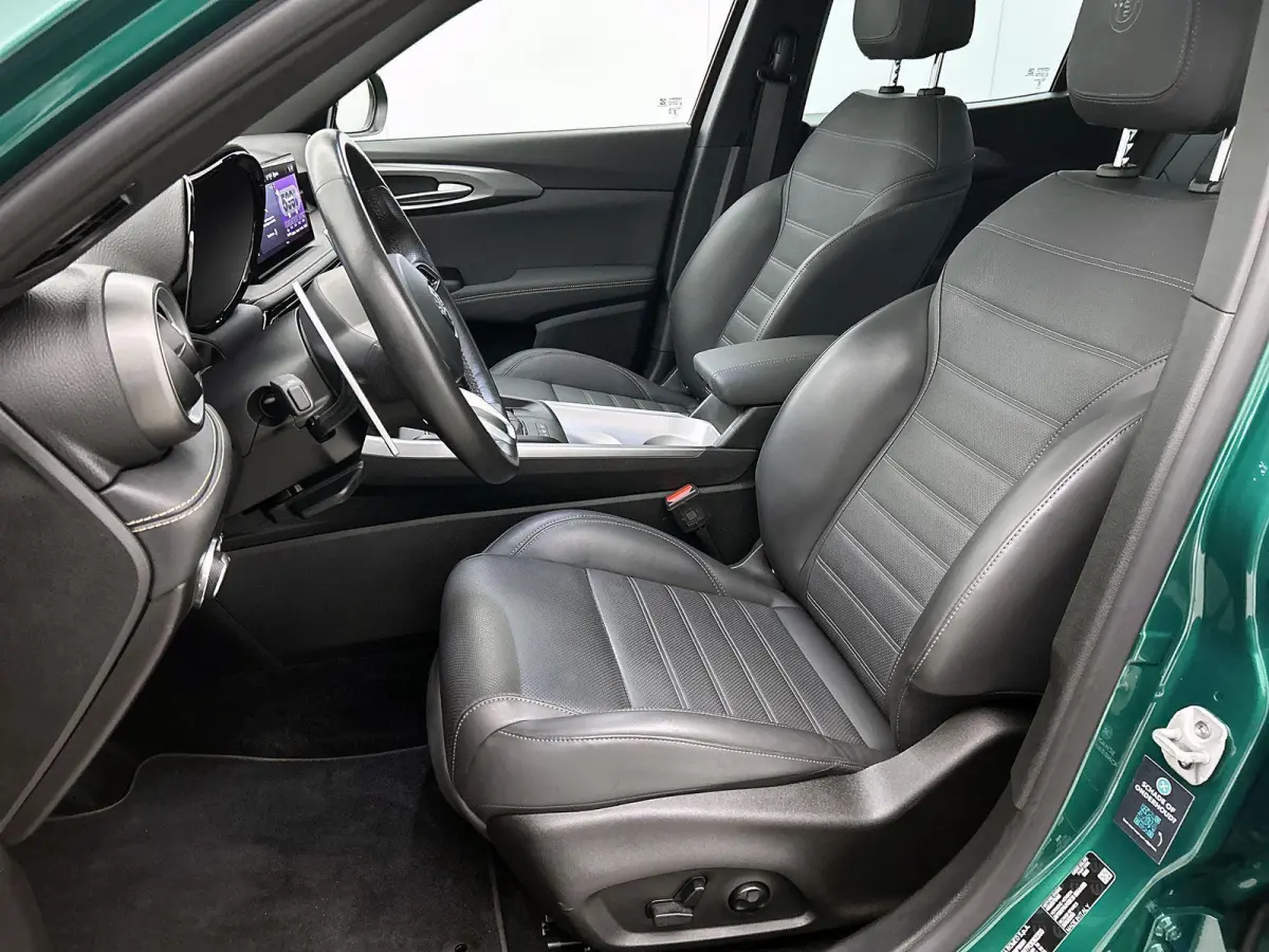280pk PHEV Veloce | 1ste eigenaar | Glazen dak | Dodehoekdetectie | LEER | Camera | AUTOMAAT