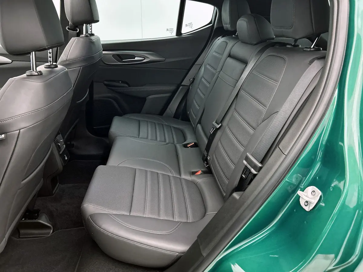 280pk PHEV Veloce | 1ste eigenaar | Glazen dak | Dodehoekdetectie | LEER | Camera | AUTOMAAT