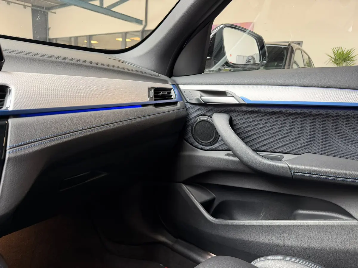 sDrive18i Executive M Sport Navi Plus Head-Up Display 18 Inch LED