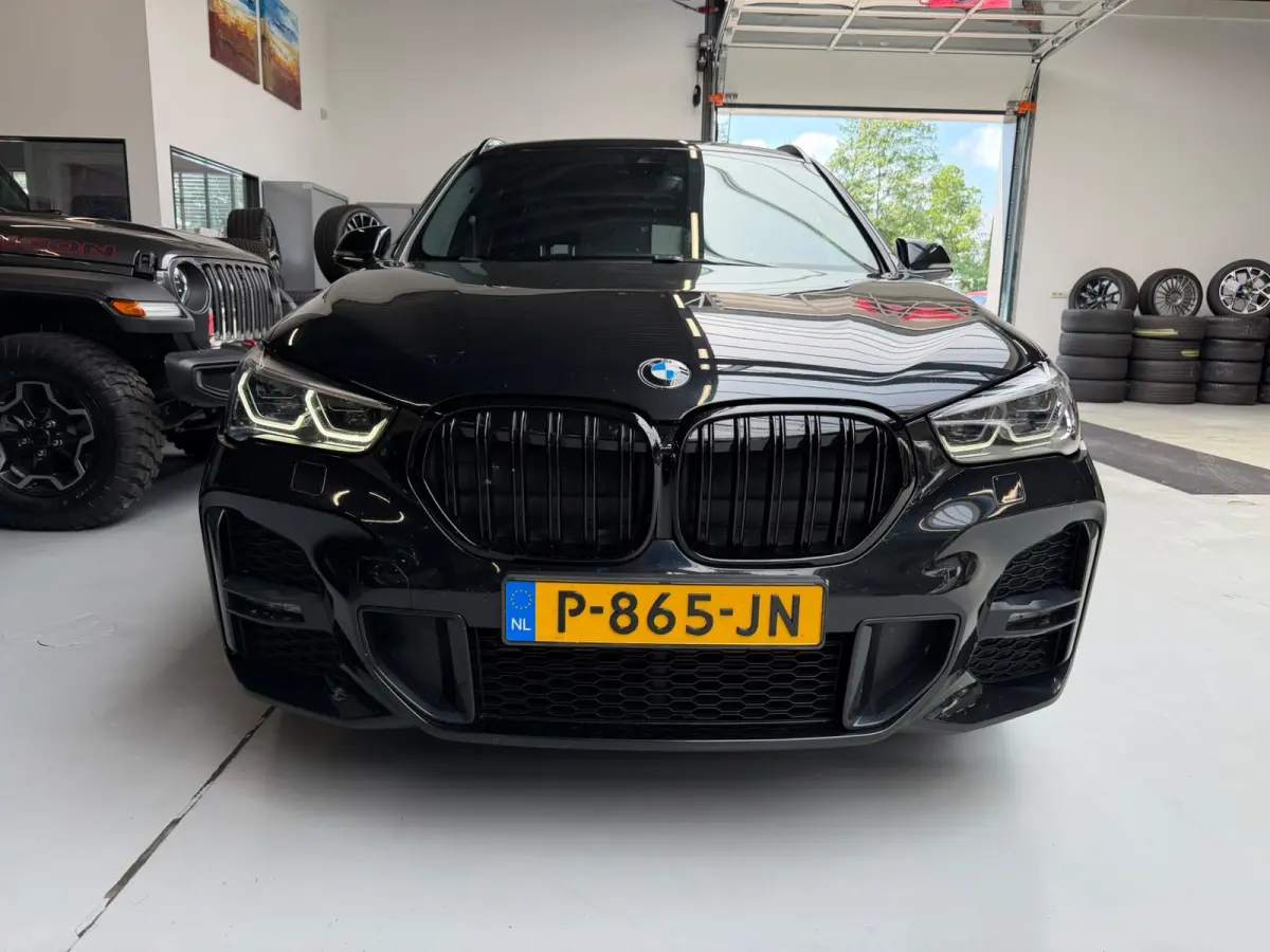 sDrive18i Executive M Sport Navi Plus Head-Up Display 18 Inch LED